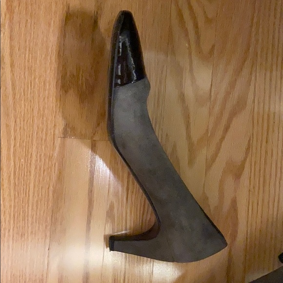 Prada suede and patent leather heels - Picture 3 of 4